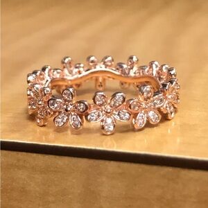 $125 NEW Pandora Daisy Flower Ring In Rose Gold